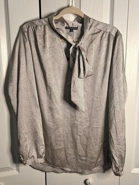Adrianna Papell Womens Size L Dotted Gray Black Elegant Blouse Top Front Tie NWT